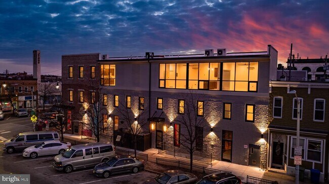 Building Photo - 400 S Conkling St