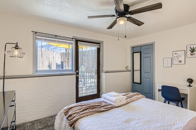 Building Photo - 520 Superior St