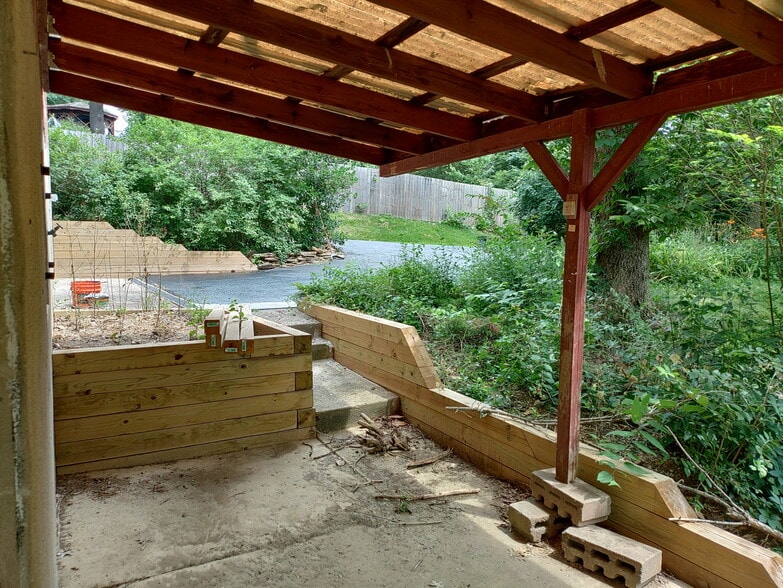 Building Photo - 8629 Pastoral Ln