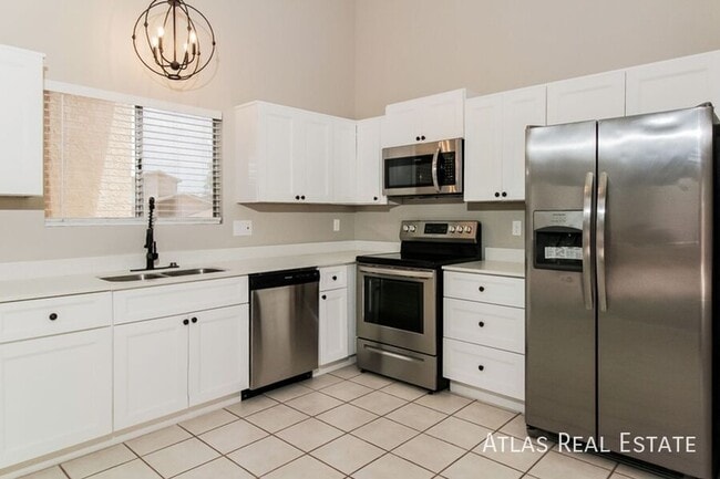 Building Photo - 2 WEEKS FREE PLUS $500 OFF RENT IF MOVED I...