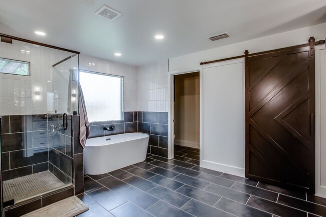 Building Photo - Pre Leasing in Melanie Park!
