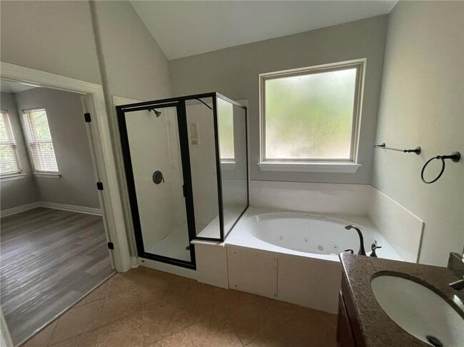 Building Photo - 4526 Merle Dr