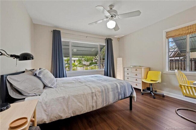 Building Photo - 120 SW 5th St