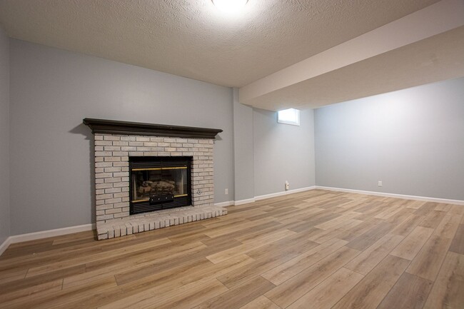 Building Photo - Super Cute 3 Bedroom / 2.5 Bath Home!