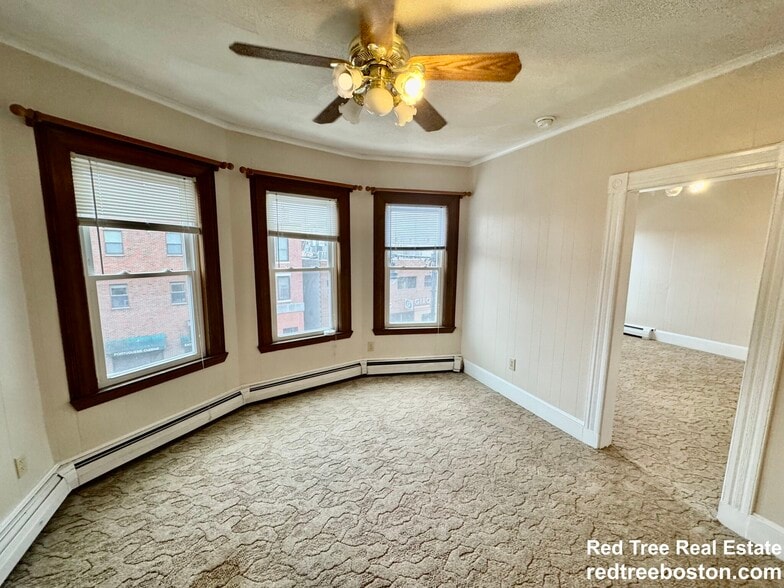 Building Photo - 720 Cambridge St