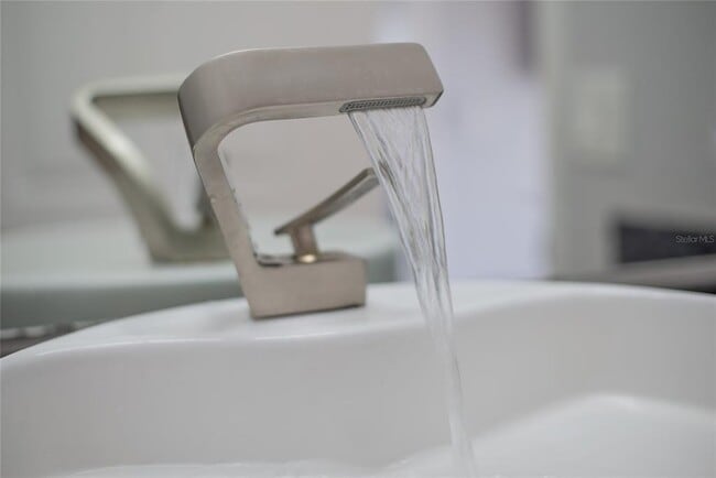 Building Photo - 501 Knights Run Ave