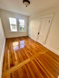 Building Photo - 253 Brown St