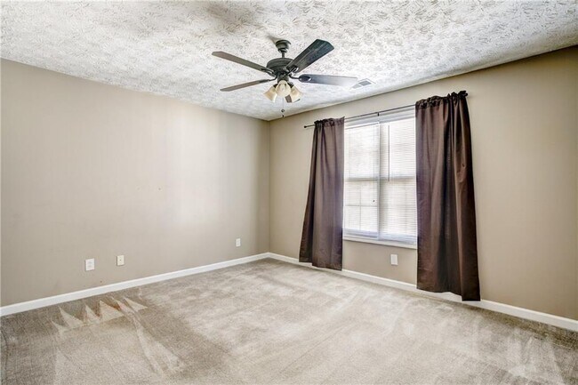 Building Photo - 709 Bedford Ct