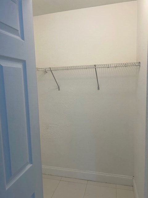 Walk in master closet - 470 NW 20th St