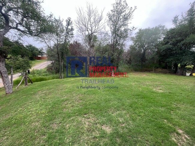Building Photo - Attractive 3 Bed 2 Bath Home in Gated Lake...