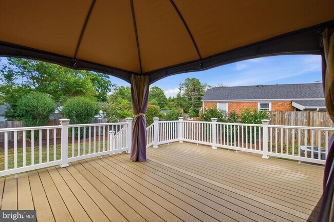 Building Photo - 2906 Breezy Terrace