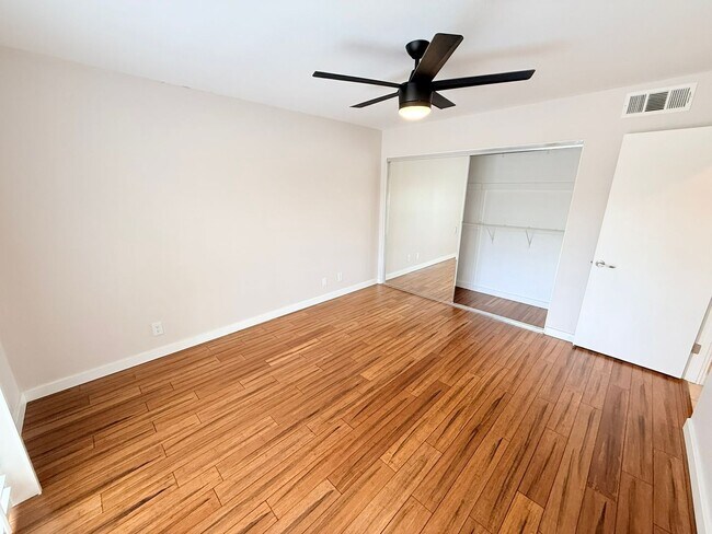 Building Photo - Beautifully Remodeled Condo in Saddlerock Estates