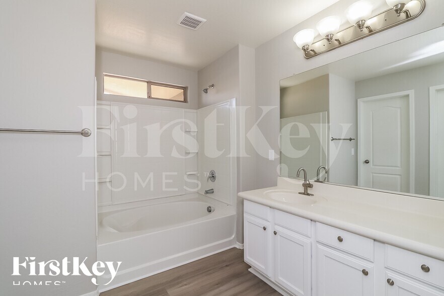 Building Photo - 7209 S 45th Ave