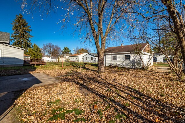 Building Photo - ds1233