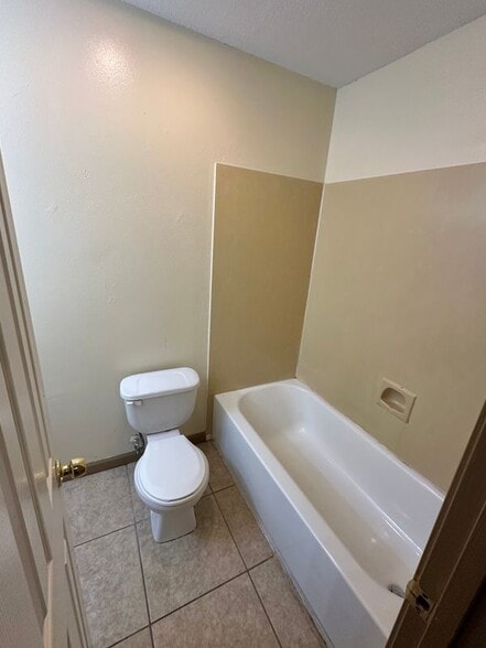 Building Photo - 1308 Cartier Dr