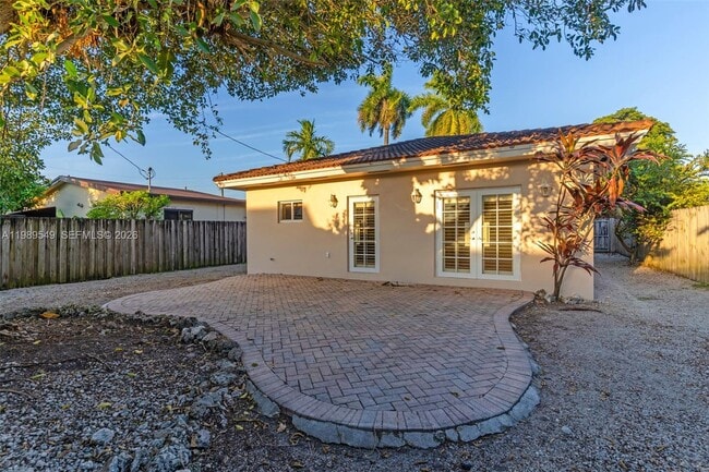 Building Photo - 7048 SW 83rd Ct