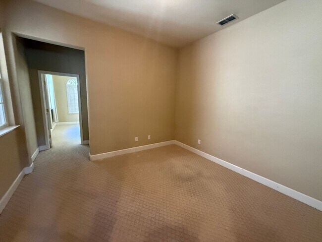 Building Photo - 5221 Clearly Ln