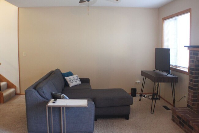 Building Photo - ***$500.00*** off June rent for signed lease starting June 1st.!! Elton Ridge townhome.