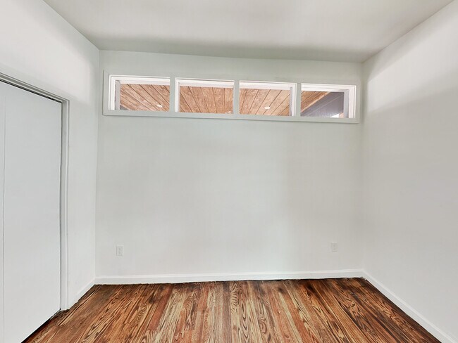 Building Photo - 304 Sciple Terrace NW