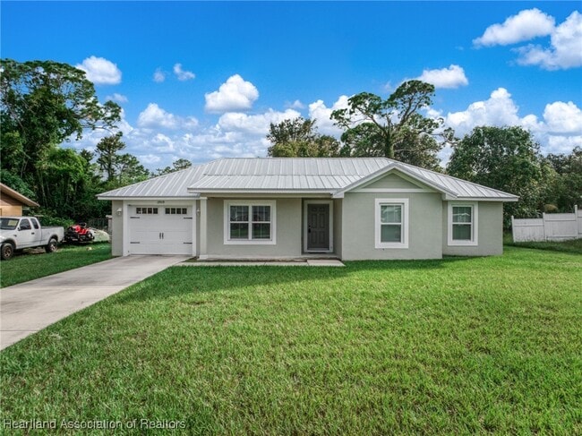 Building Photo - 2909 Mullet Ave