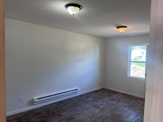 Building Photo - 14098 1st St