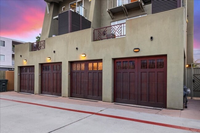 Building Photo - 411 Orange Ave