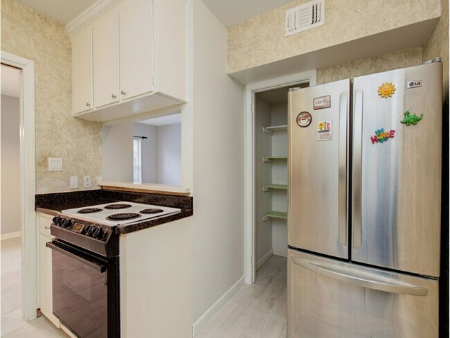 Building Photo - 2822 Briarhurst Dr