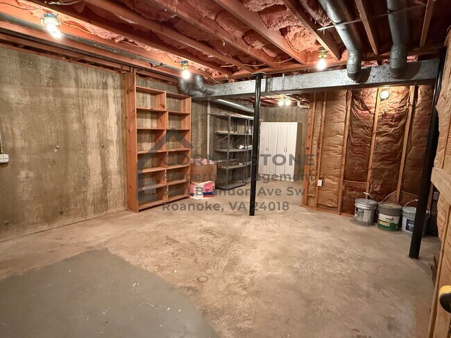 Building Photo - 6111 Barn Owl Cir