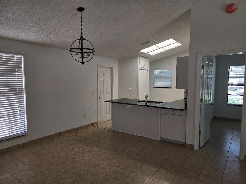 Building Photo - 5912 Orange Grove Ave