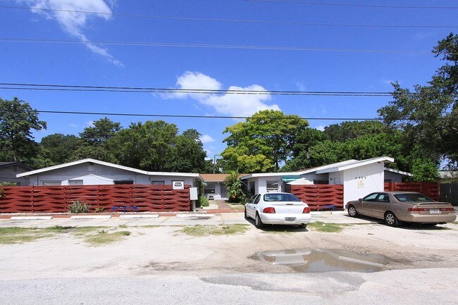 Primary Photo - 3925 Mohr Ave N