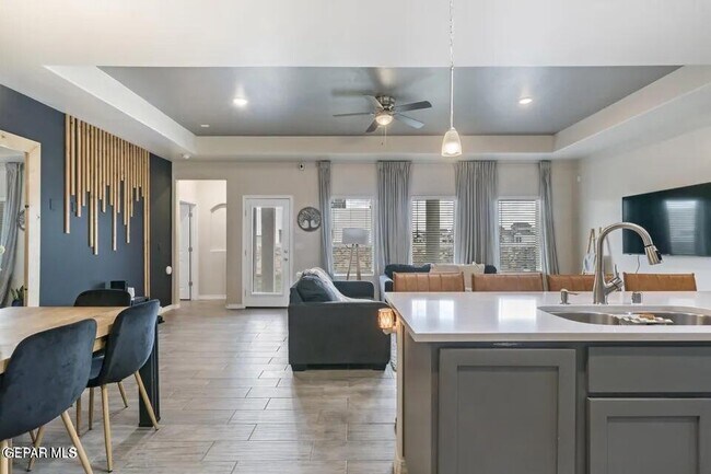 Building Photo - 930 Bicknor Pl