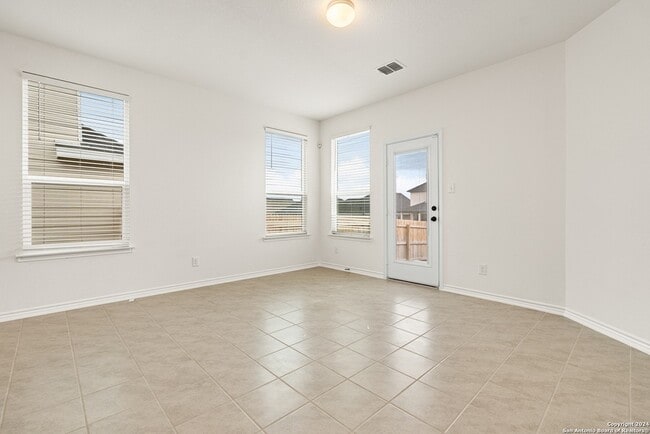 Building Photo - 246 W Flowing River Dr