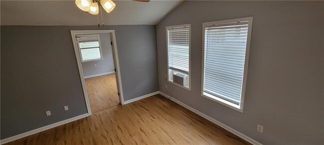 Building Photo - 611 Thrasher Ln