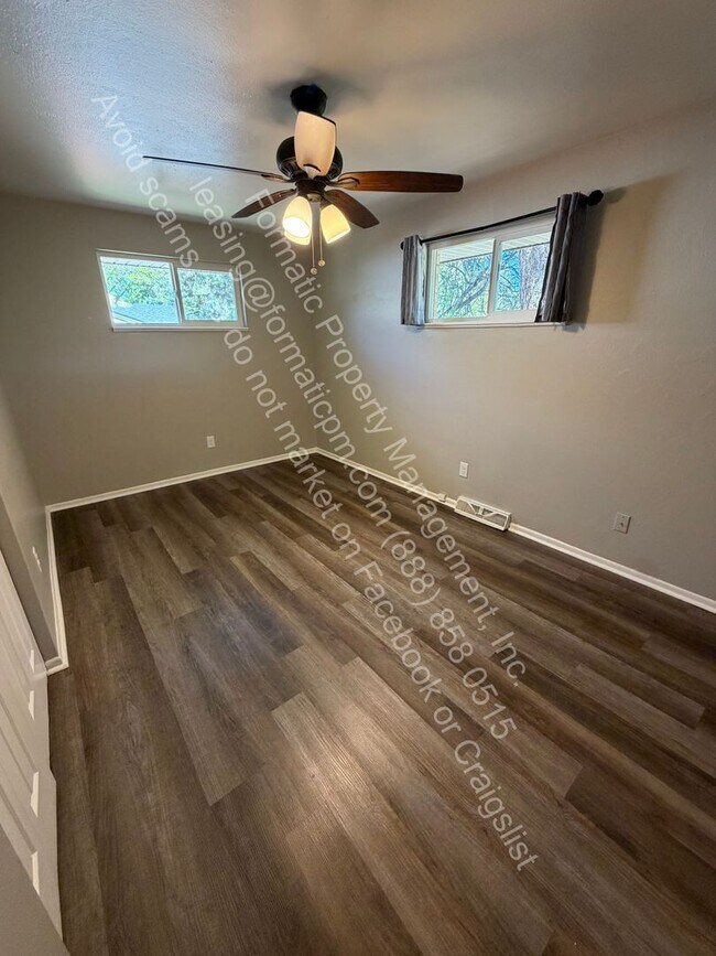 Building Photo - Pet Friendly - Spacious 4 Bedroom 1.5 Bathrooms Home with Flexible Layout in Wheat Ridge