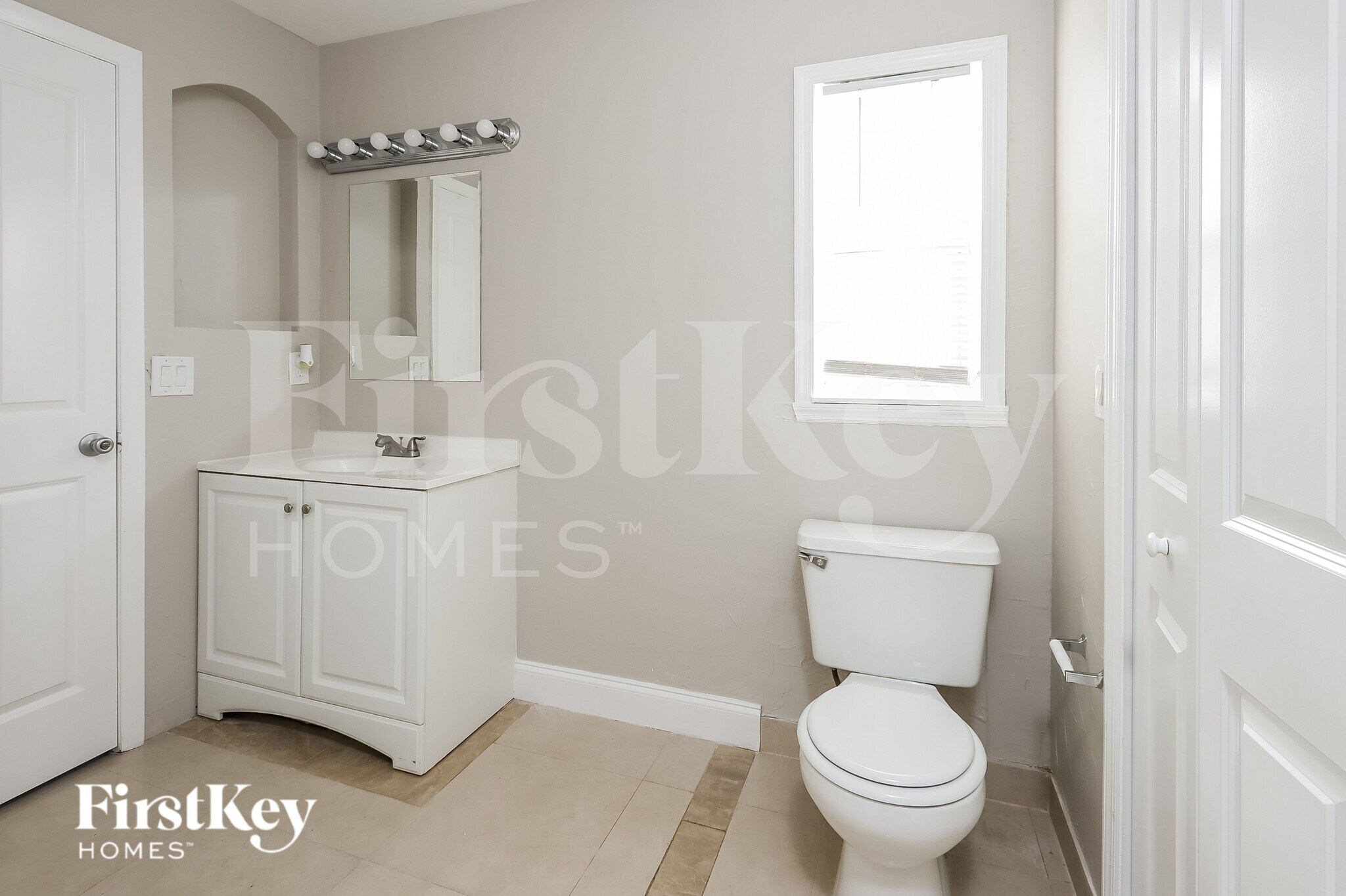 Building Photo - 6321 Hollywood St