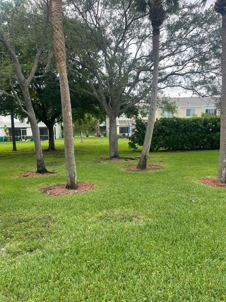 Building Photo - 8021 Sanibel Dr