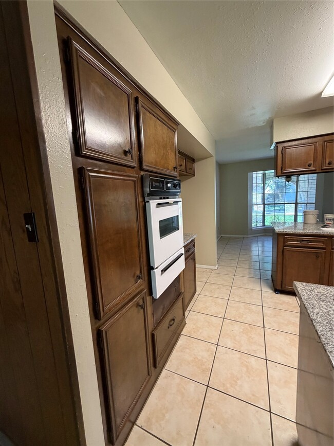 Building Photo - 5319 Lincoln Town Dr