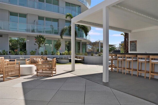 Building Photo - 400 Central Ave