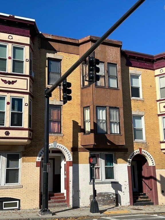 Building Photo - 1905 Columbus Ave