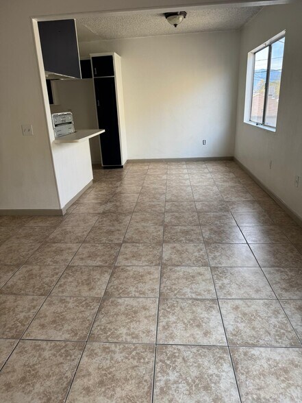 Building Photo - 3928 N Lugo Ave