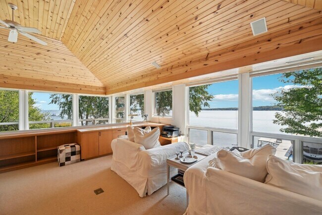 Building Photo - 2800 Tomahawk Ct