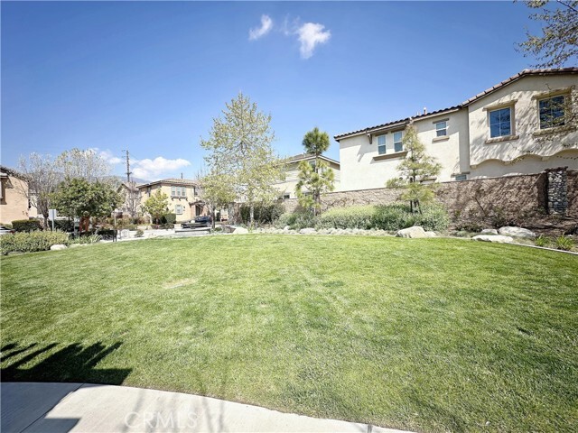 Building Photo - 681 Huron Pl