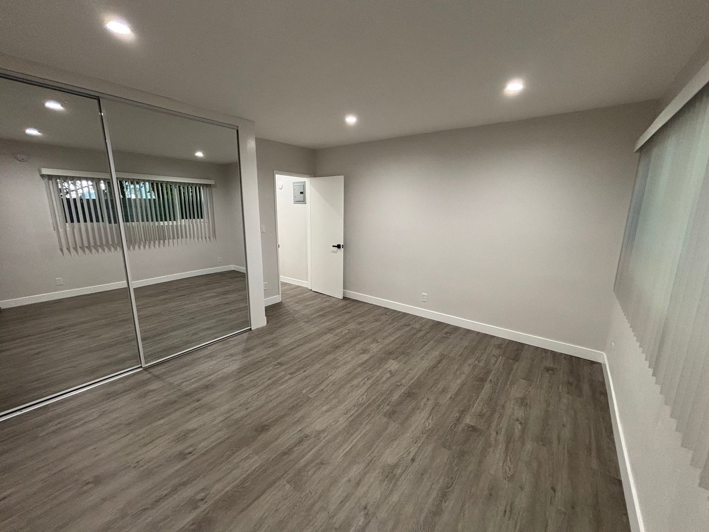 Building Photo - 4540 Vista Del Monte Ave