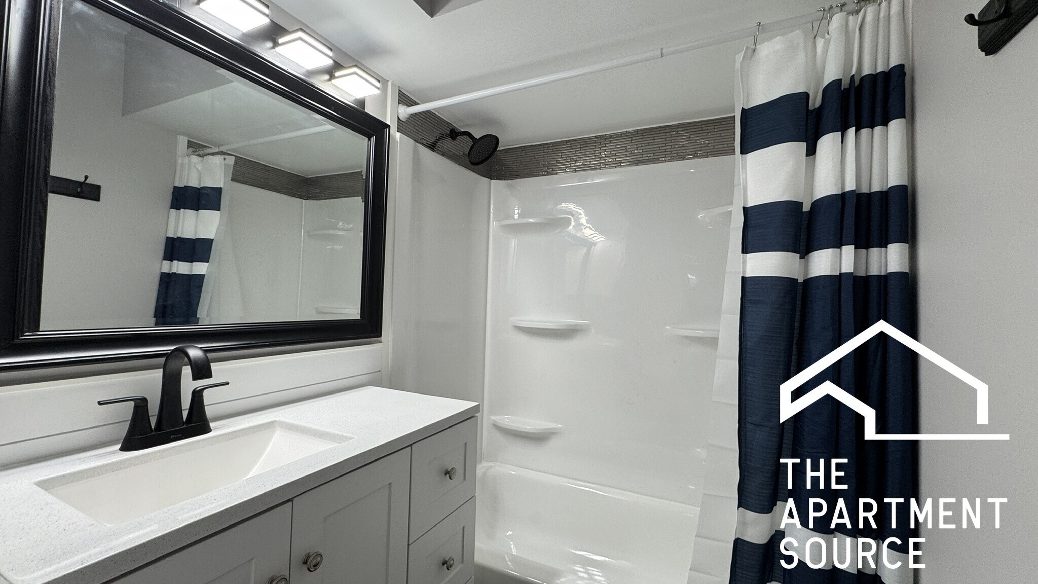 Building Photo - 5536 W Windsor Ave