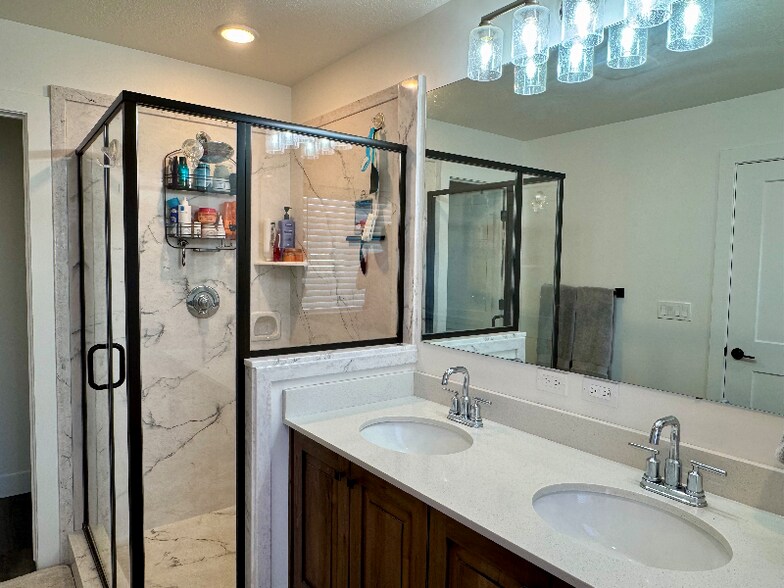 Building Photo - 1860 S Courtney Way