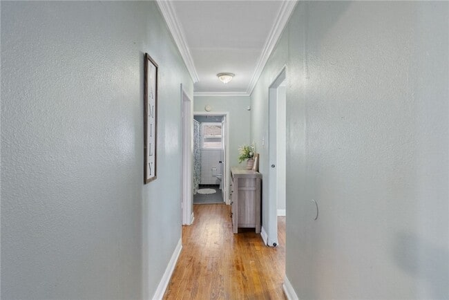Building Photo - 4047 W Vanderbilt Dr