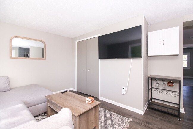 Building Photo - 7703 Essen Ave