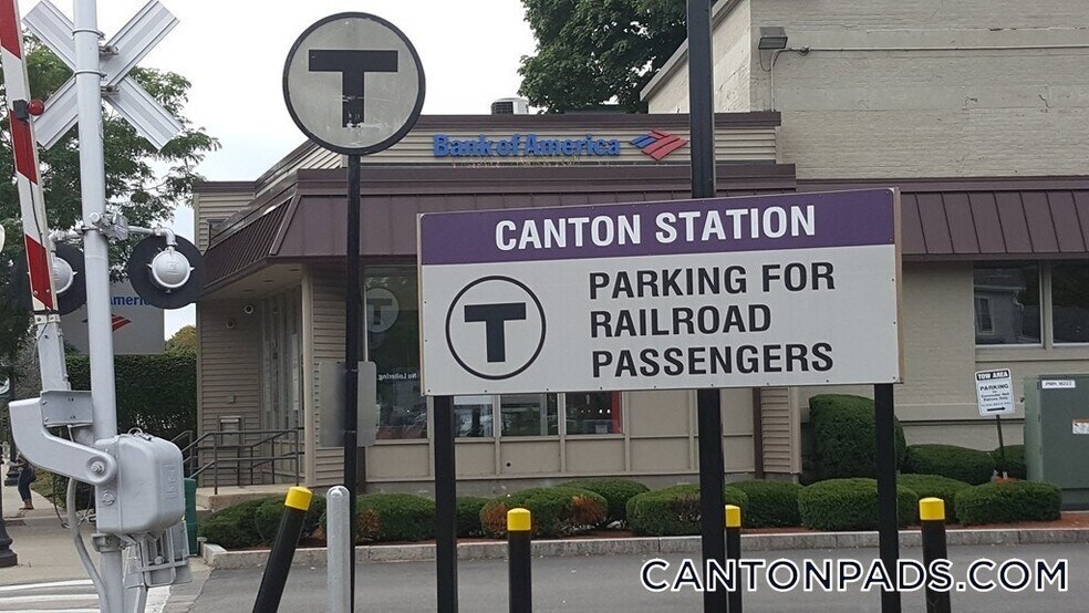 Building Photo - 33 Rockland St