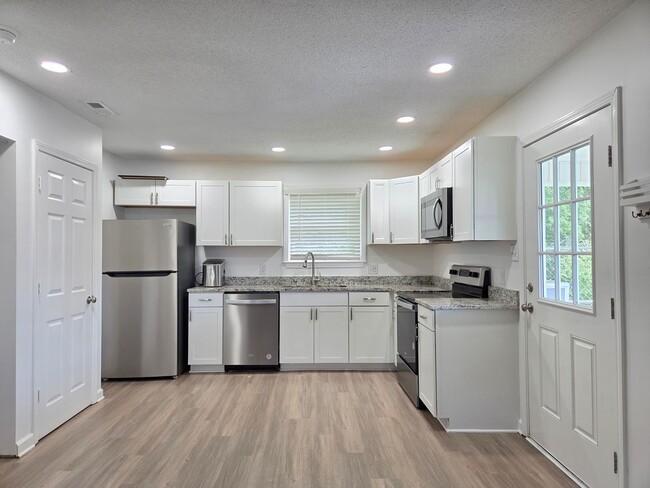Building Photo - 4 bedroom in Maiden