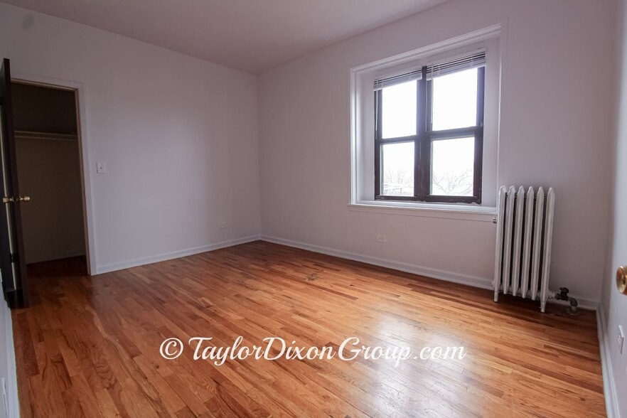 Building Photo - 4033 W Gladys Ave